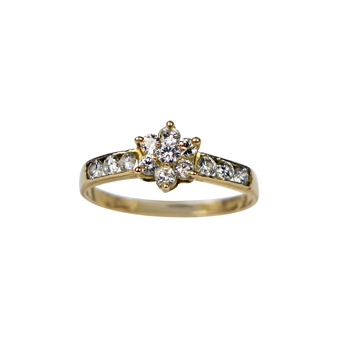 9kt Yellow Gold Cluster Ring with 13 Round Cut Zircons