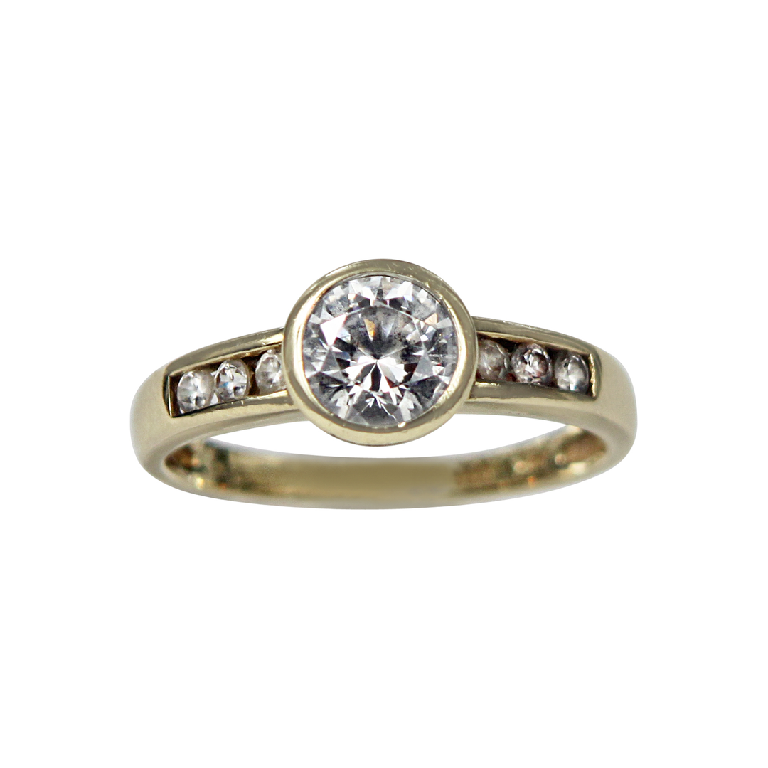 9kt Yellow Gold Round Diamond Engagement With shoulder Stones