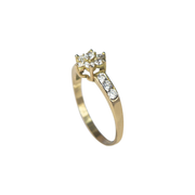 9kt Yellow Gold Cluster Ring with 13 Round Cut Zircons